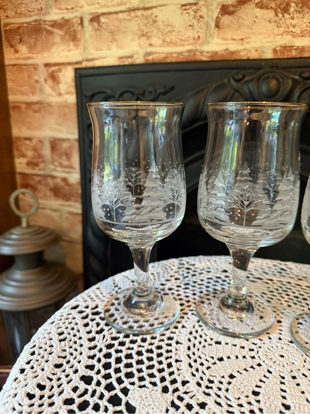 Vtg Arby’s Frosted Pines Holiday Stemware Wine Water Glasses Trees Christmas (4)